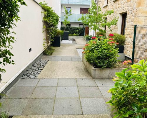 Allée verte d'une copropriété d'habitation